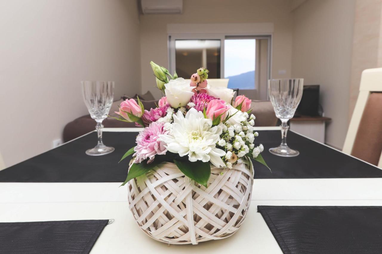 Sea Star Luxury Apartment Kotor Buitenkant foto