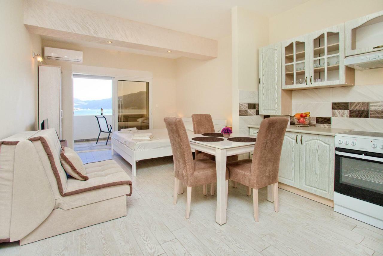Sea Star Luxury Apartment Kotor Buitenkant foto