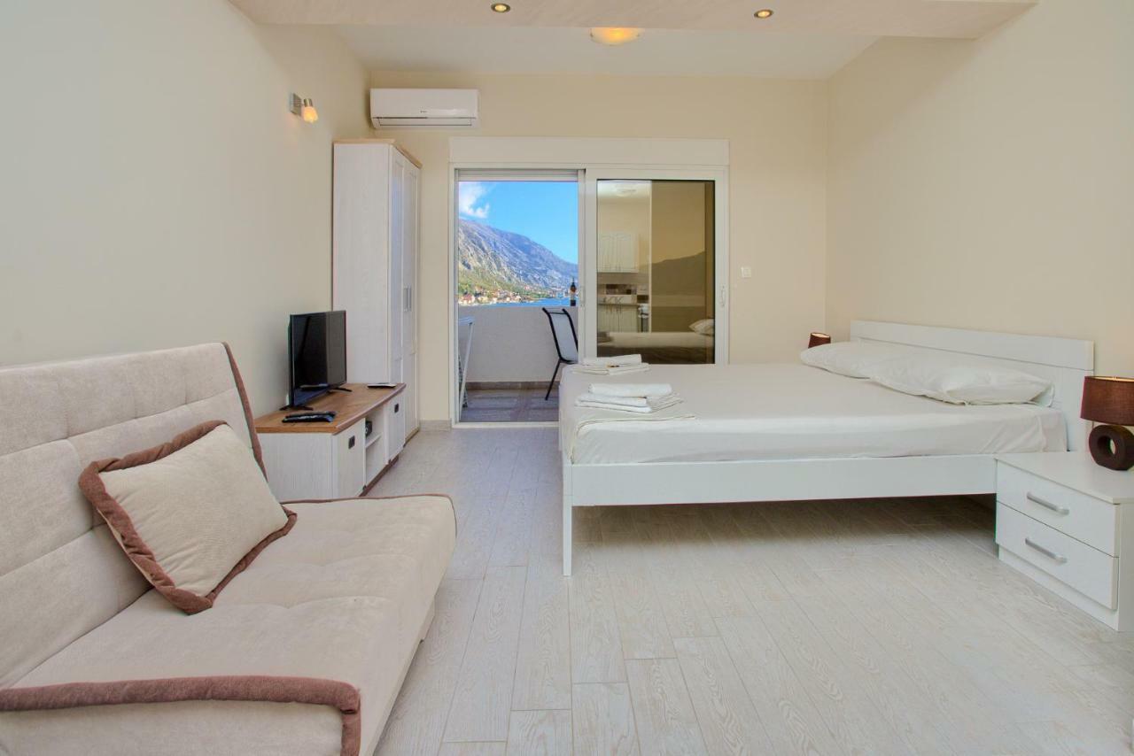 Sea Star Luxury Apartment Kotor Buitenkant foto
